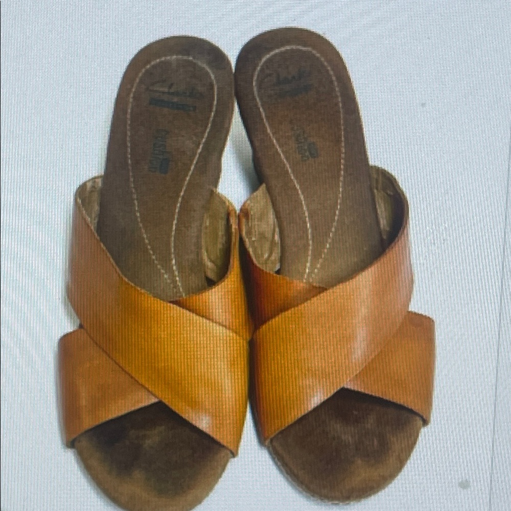 Clarks Helio ll Women’s low wedges crisscross tan Leather 2.5" heel Size 10